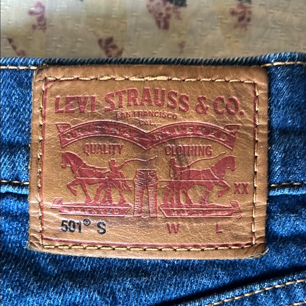 Levi Skinny Jeans - Picture 11 of 12